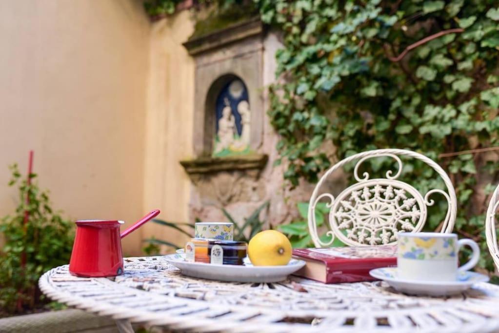 Cozy Apartment With Private Garden - City Center - Firenze Bagian luar foto