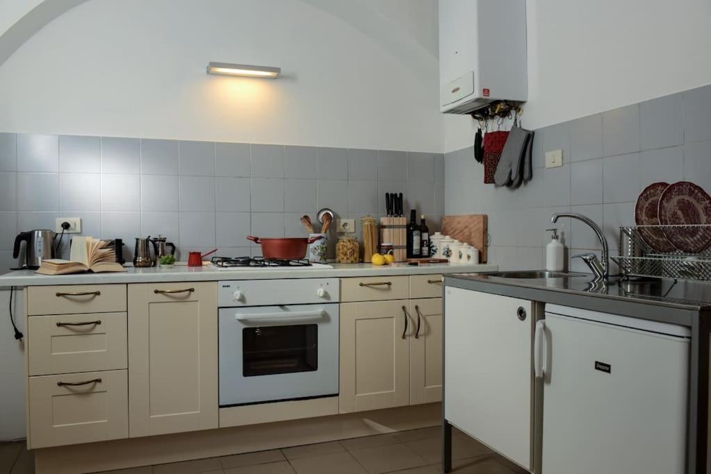 Cozy Apartment With Private Garden - City Center - Firenze Bagian luar foto