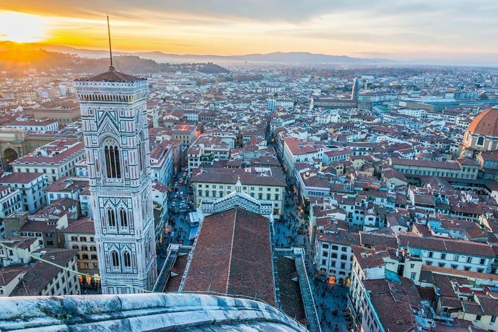Cozy Apartment With Private Garden - City Center - Firenze Bagian luar foto