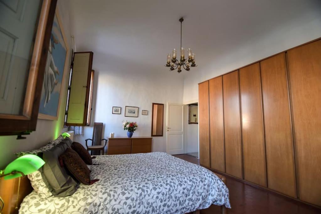 Cozy Apartment With Private Garden - City Center - Firenze Bagian luar foto
