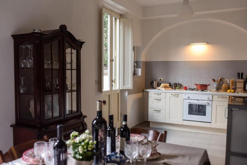 Cozy Apartment With Private Garden - City Center - Firenze Bagian luar foto